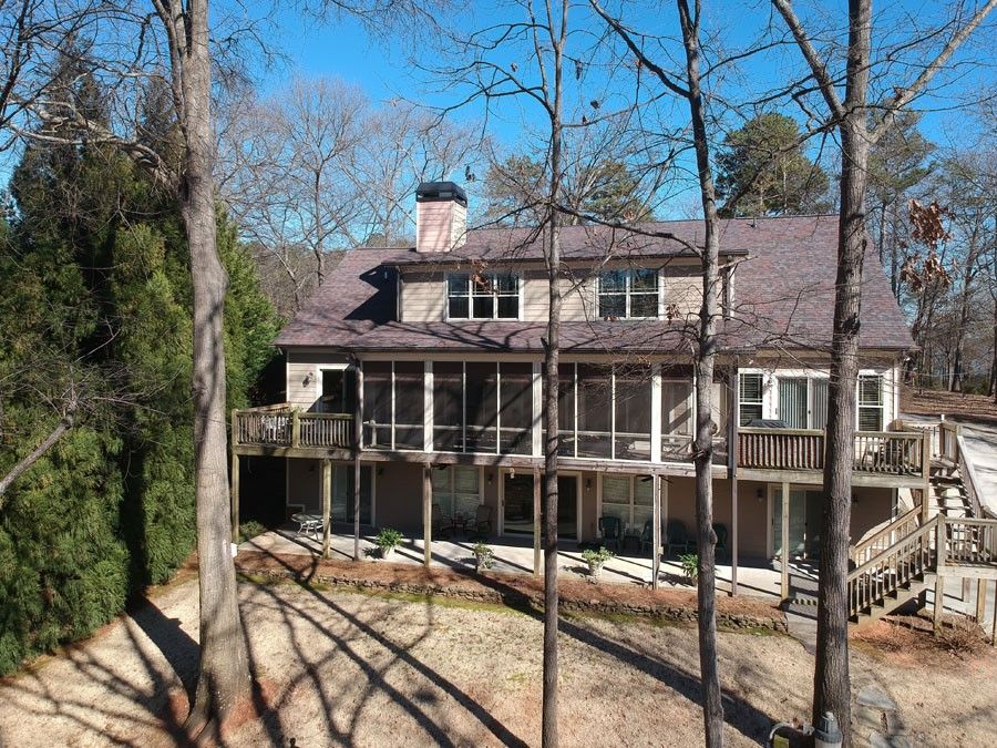Main image of property at 15 Crawfords Ferry Point, Hartwell, GA 30643