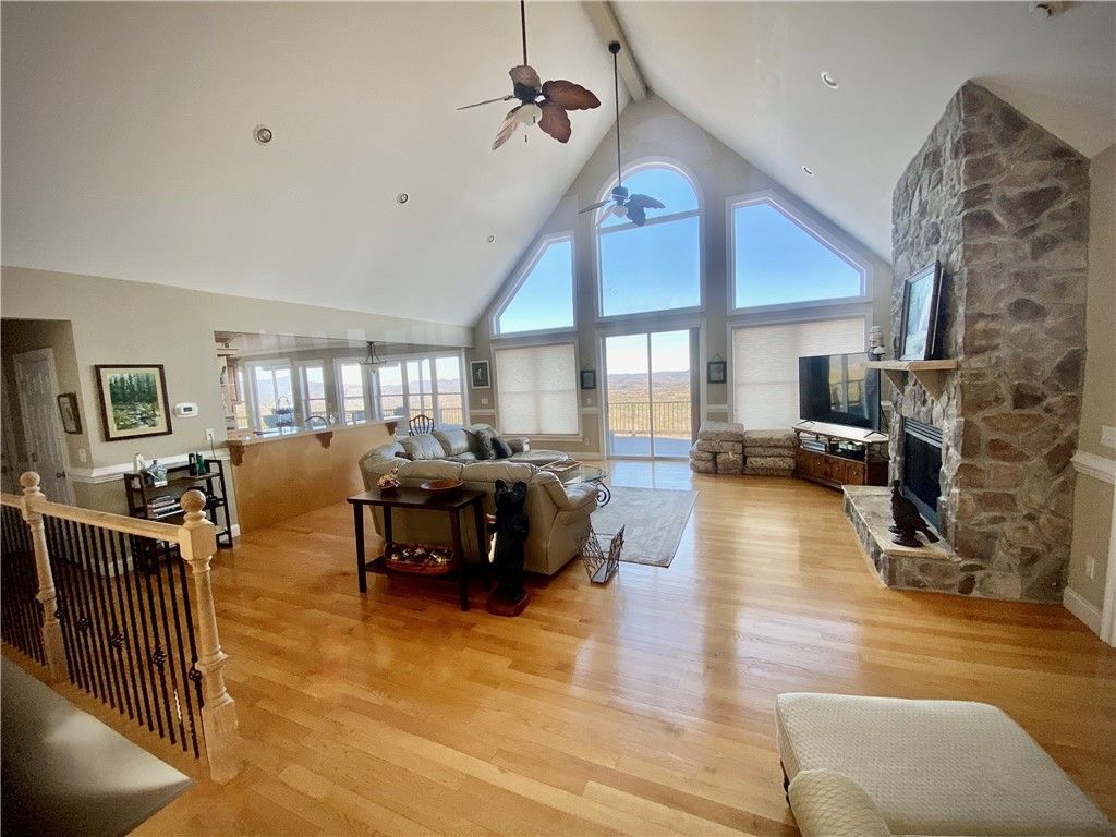 Property image 2 at 272 Jocassee Ridge Way, Salem, SC 29676