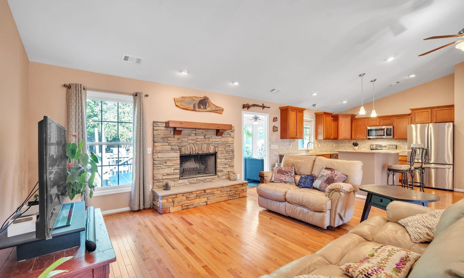 Property image 2 at 120 Hallmark Circle, Easley, SC 29640-9696