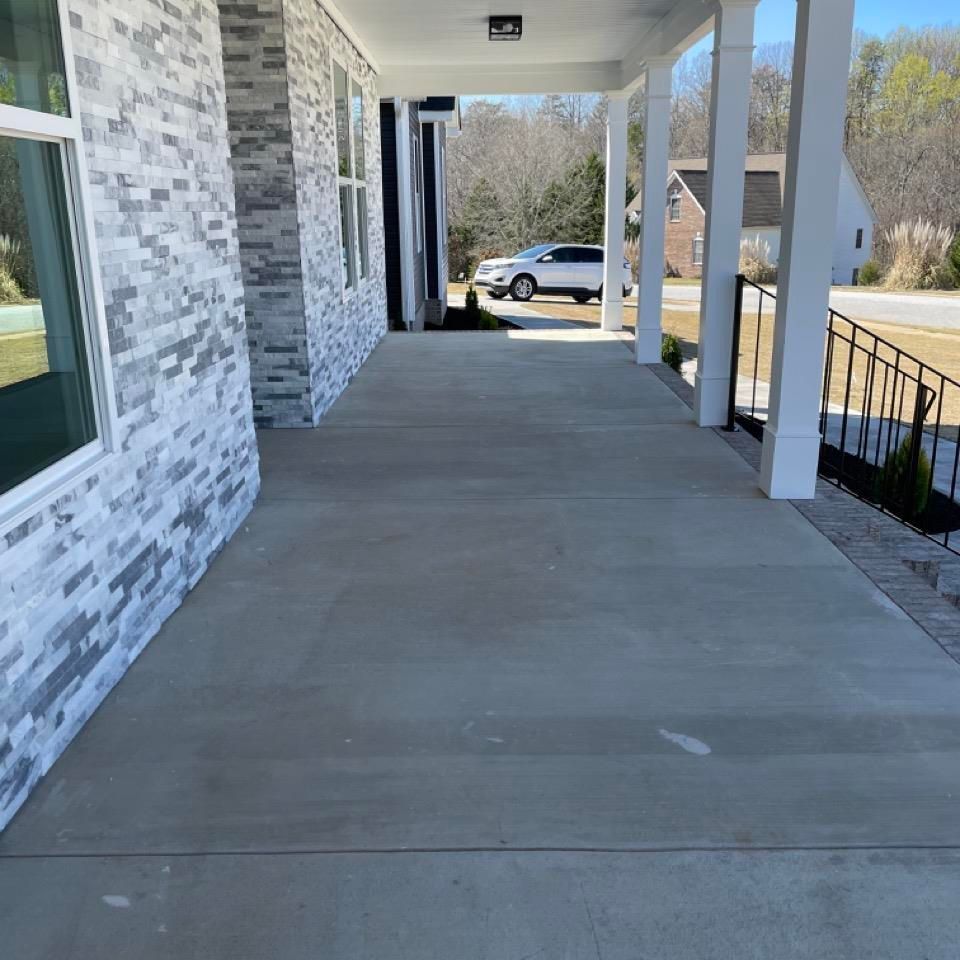 Property image 3 at 405 Winding Brook Court, Greenville, SC 29617