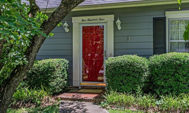504 Gray Fox Square