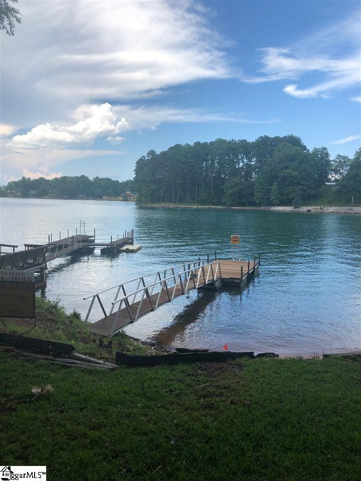 Property image 1 at 7 E Bobolink Court, Seneca, SC 29672