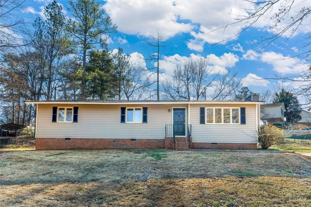 Whispering Pine, Easley Community