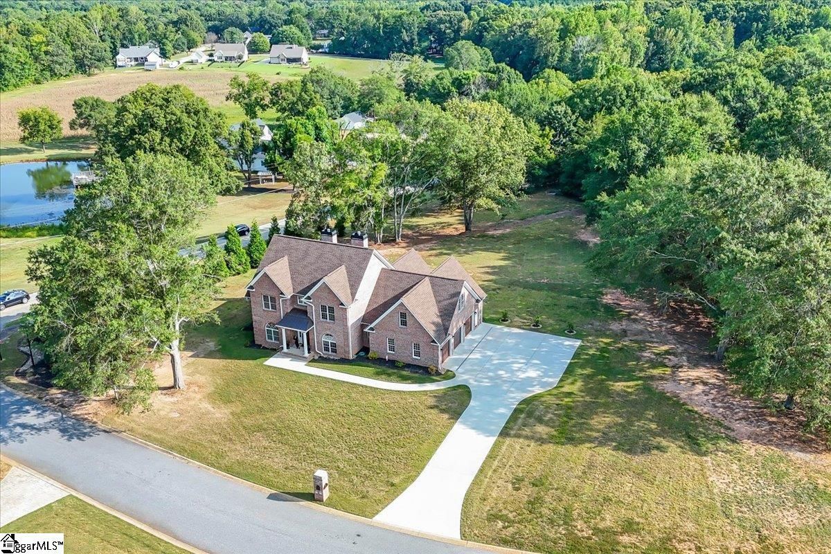 Property image 2 at 101 Harvester Row, Easley, SC 29542