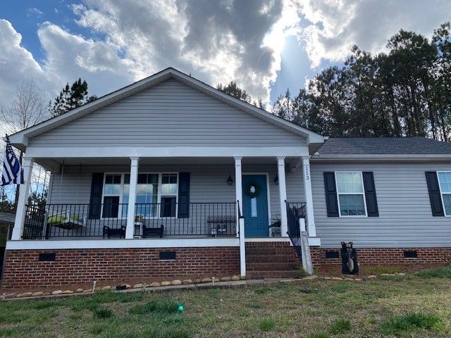 Main image of property at 113 Laurel Oak Lane, Pickens, SC 29671