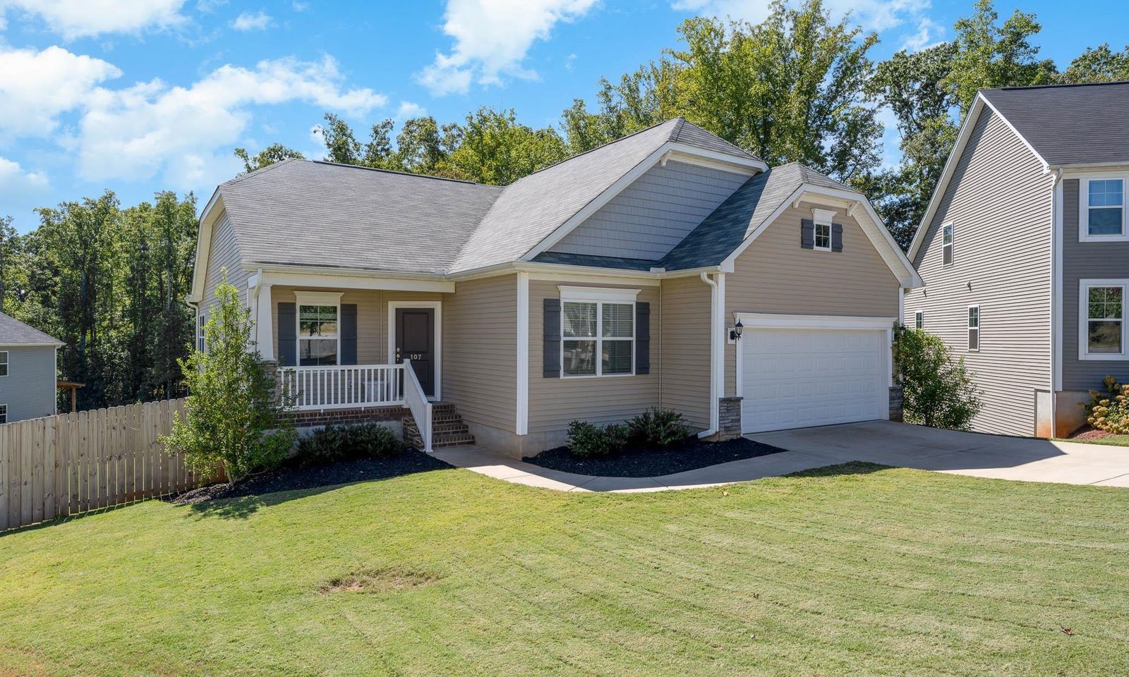 Property image 2 at 107 HICKORY Park Court, Spartanburg, SC 29303