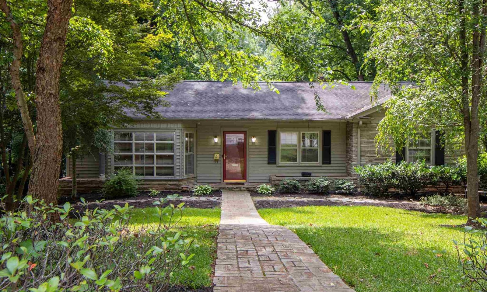 Property image 1 at 160 Dellwood Drive, Greenville, SC 29609