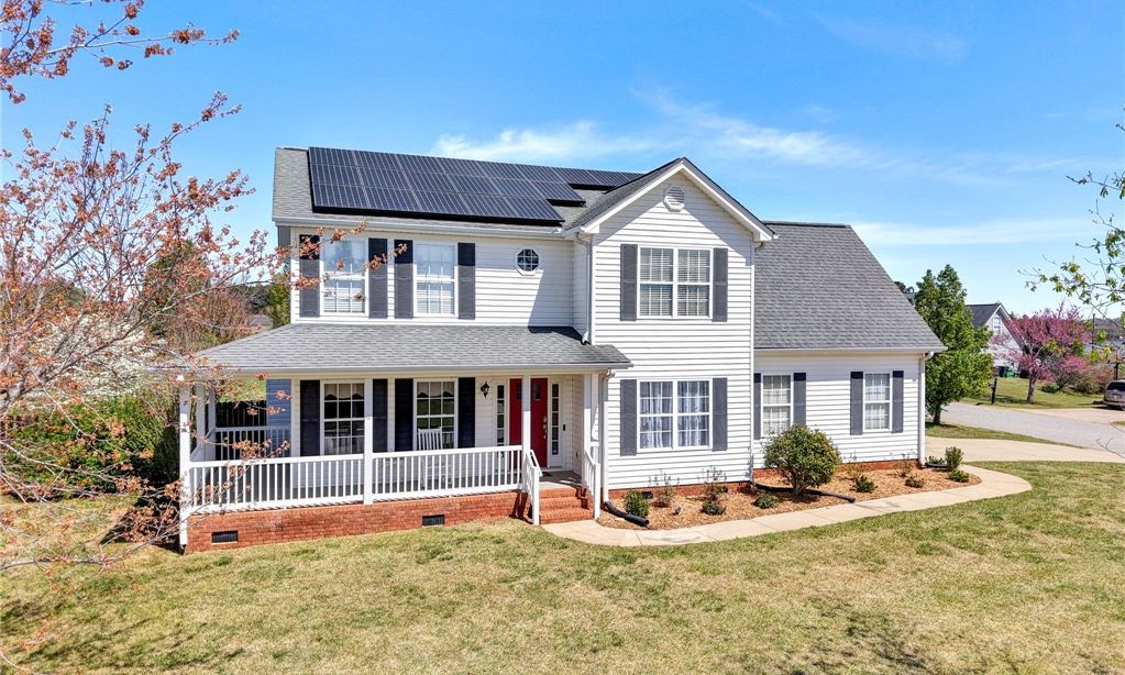 312 Glastonbury Drive