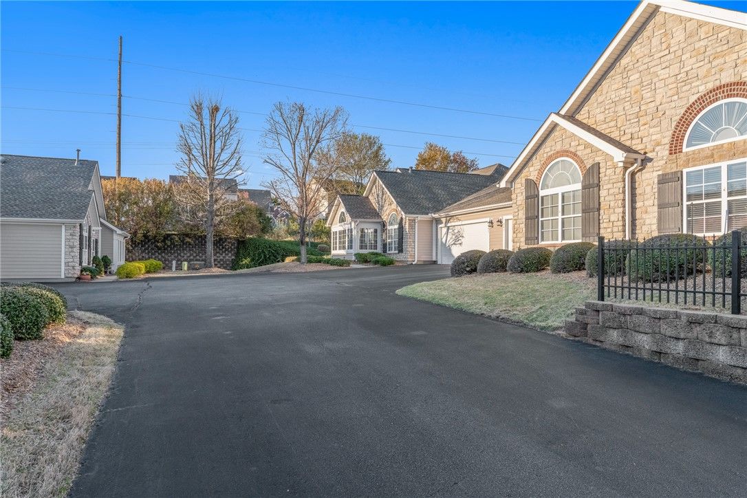 Property image 2 at 203 Impasse Lane, Simpsonville, SC 29681