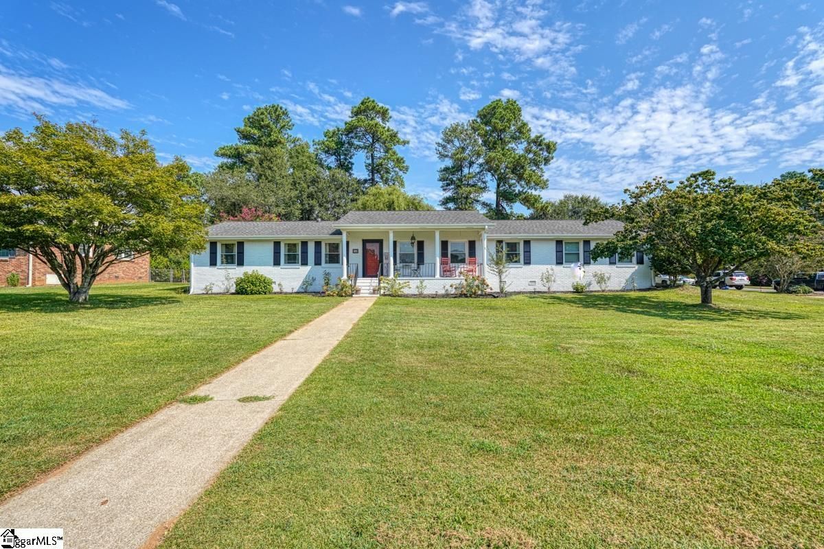 Property image 1 at 110 Shoally Park Drive, Boiling Springs, SC 29316