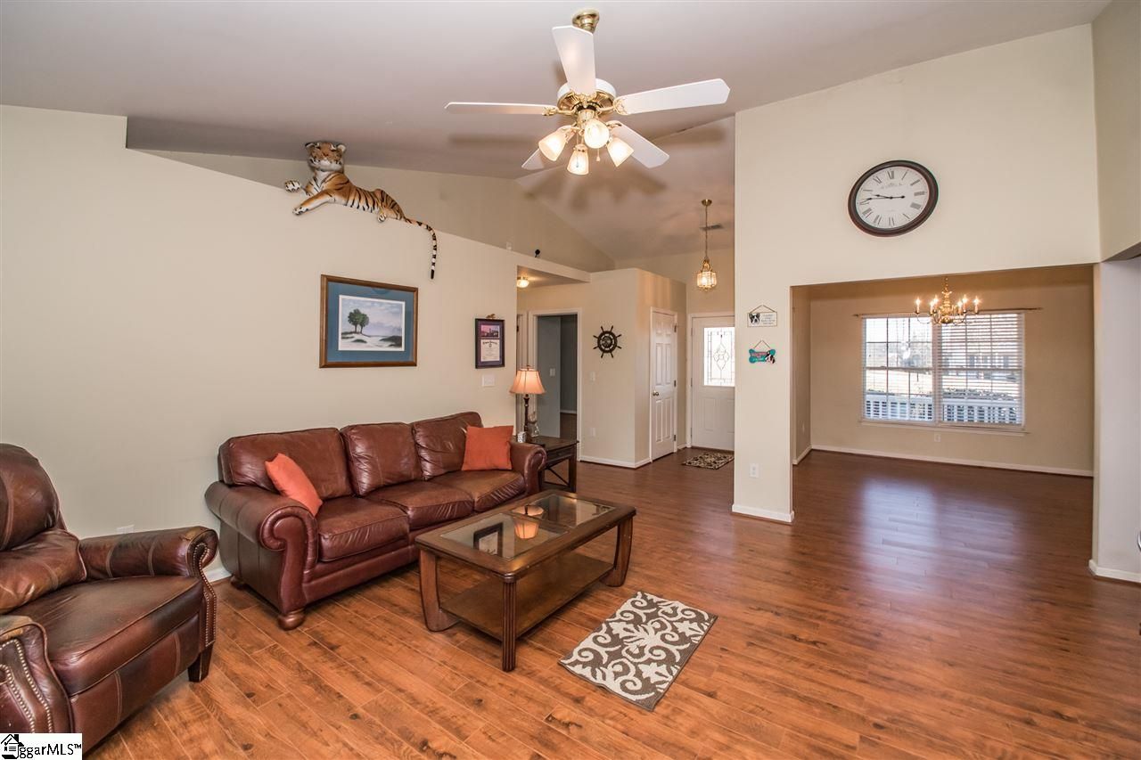 Property image 4 at 12 Natalie Court, Greer, SC 29651