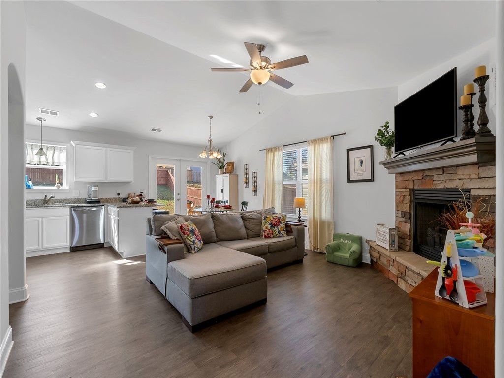 Property image 4 at 16 Forest Ridge Way, Greenville, SC 29617
