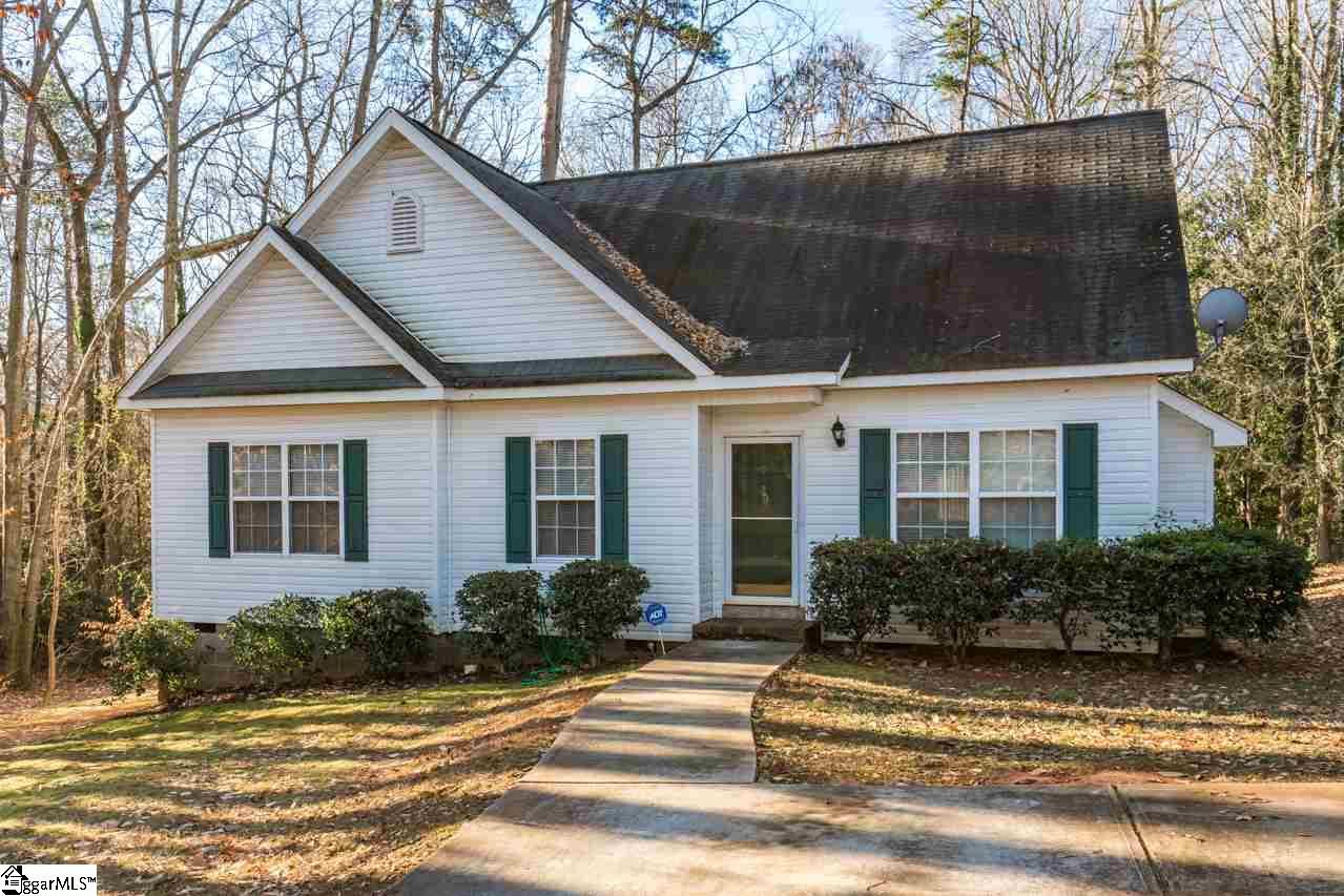 Main image of property at 20 Robin Hood Road, Greenville, SC 29607
