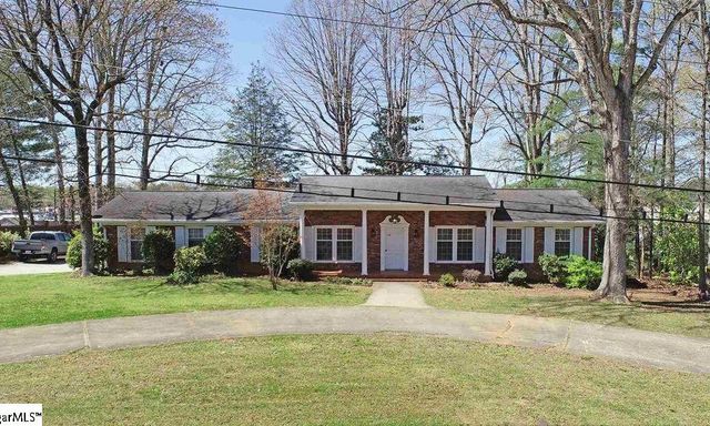 611 Laurel Road