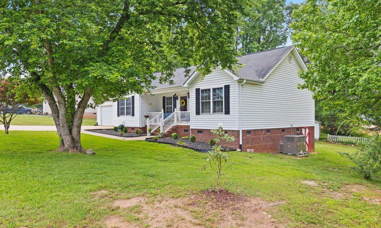 Property image 3 at 415 Alethia Street, Easley, SC 29642