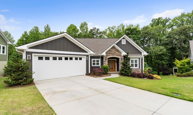 27 Trails Edge Court