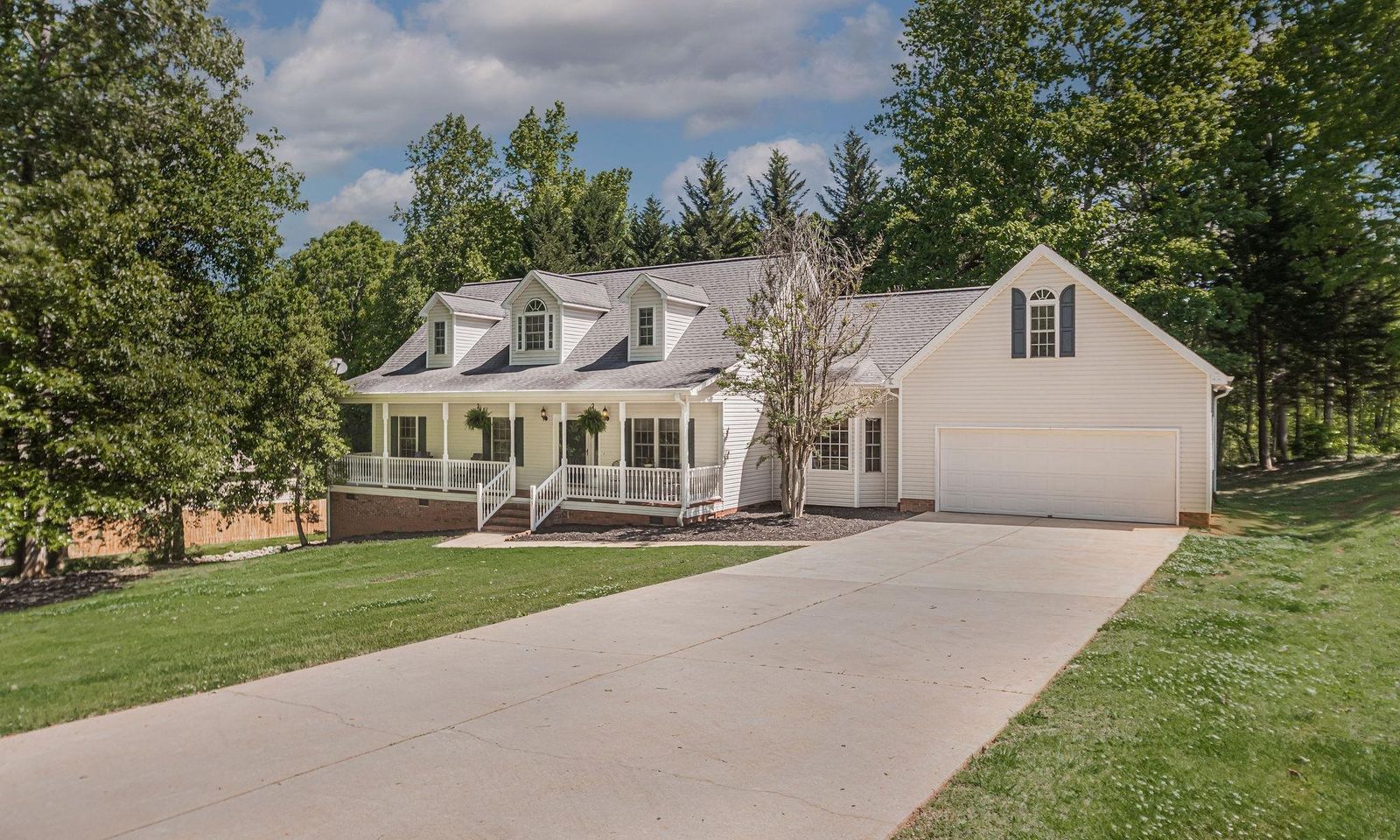 Property image 2 at 103 Taxiway Avenue, Easley, SC 29640