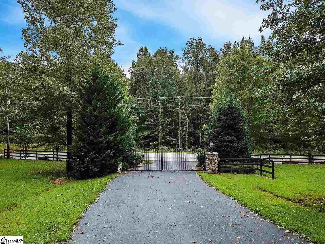 Property image 2 at 10 Knob Hill Lane, Landrum, SC 29356