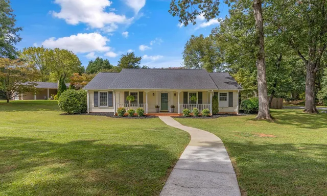 100 Woodstock Lane