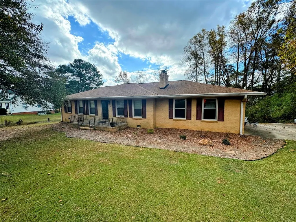 Dobbins Estate, Anderson Community