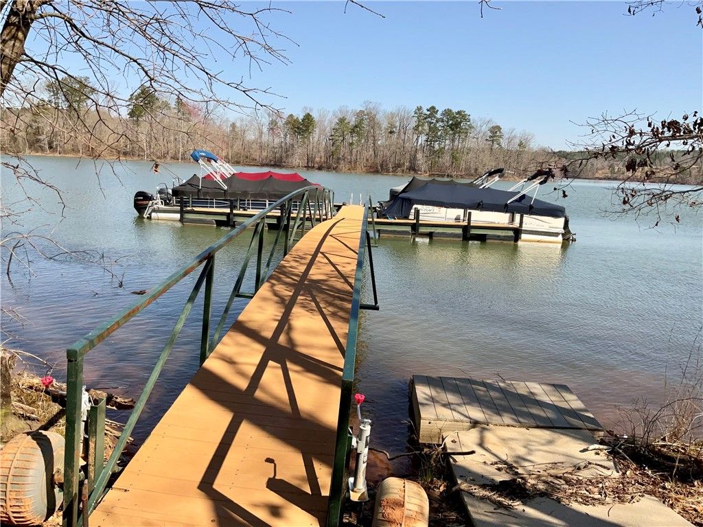 Property image 3 at 121 Kings Pointe, Seneca, SC 29678