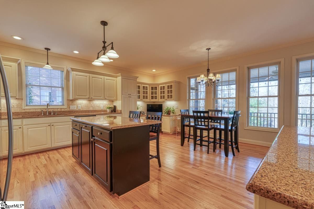 Property image 3 at 685 Mosswood Lane, Spartanburg, SC 29301