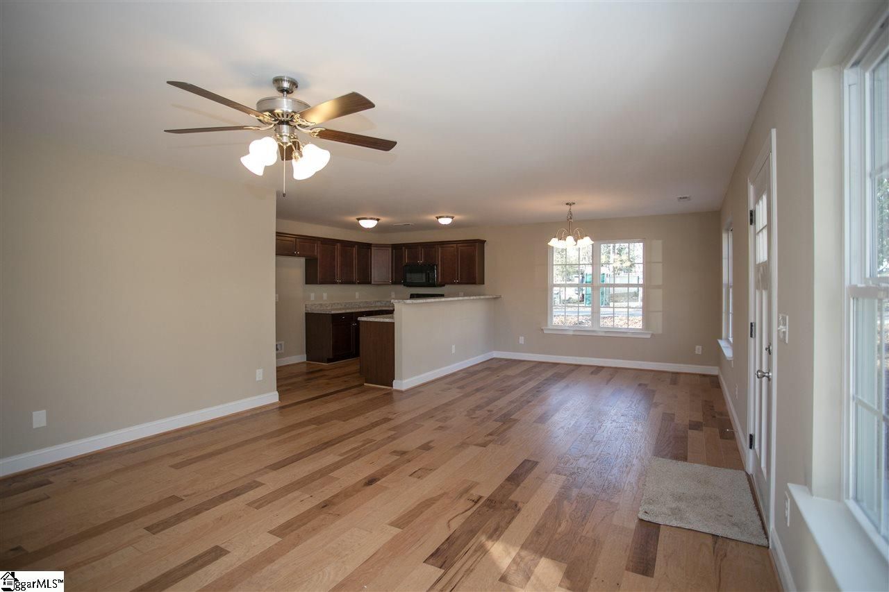 Property image 3 at 300 Palmer Street, Greer, SC 29651