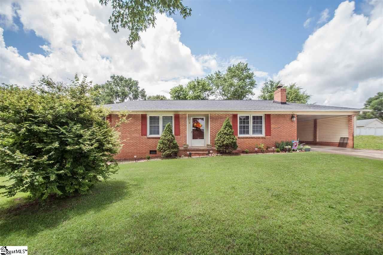 Main image of property at 216 Bentwood Drive, Piedmont, SC 29673