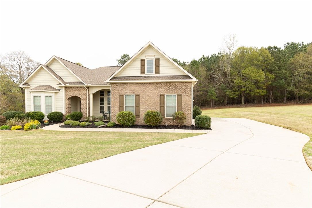 Property image 3 at 204 Meadows Edge Court, Anderson, SC 29621