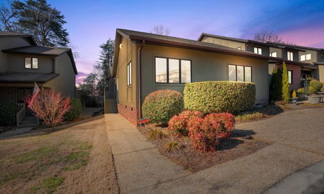 233 Ingleside Way