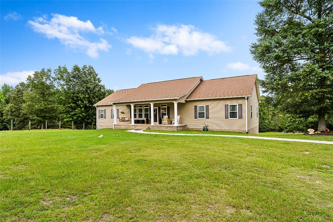Property image 2 at 408 Miller Road, Hodges, SC 29653