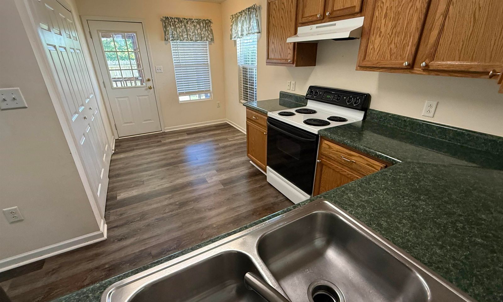 Property image 4 at 306 Woodruff Park Lane, Simpsonville, SC 29681