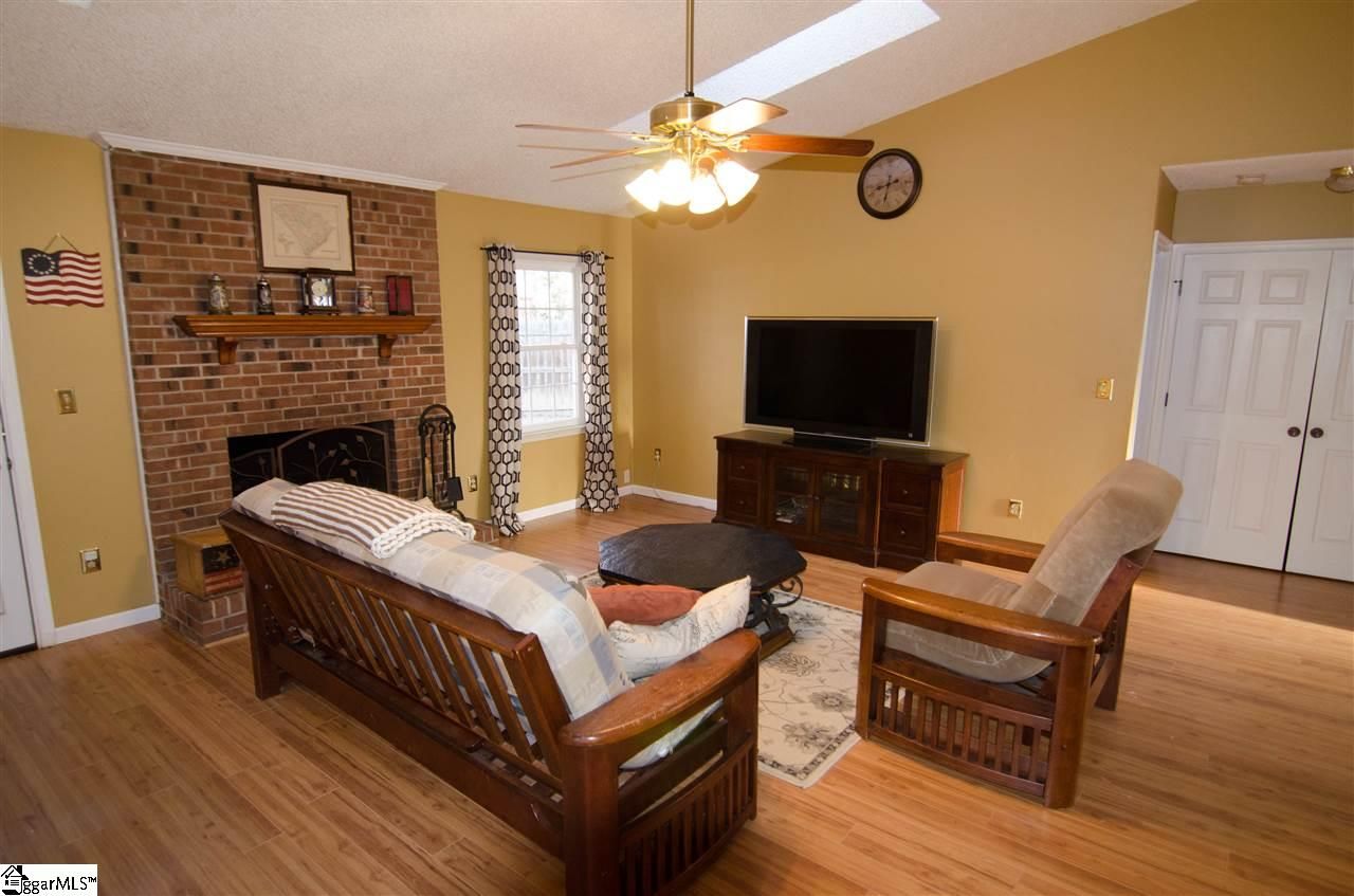 Property image 5 at 304 Latrobe Drive, Simpsonville, SC 29681