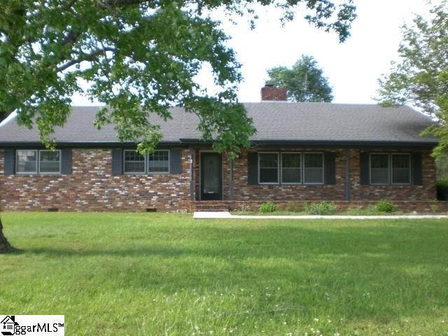 Main image of property at 125 Thunderbird Place, Spartanburg, SC 29307