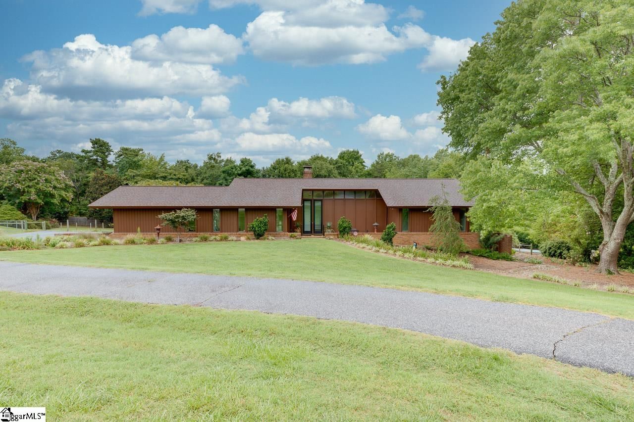 Main image of property at 11 Darien Way, Greenville, SC 29615