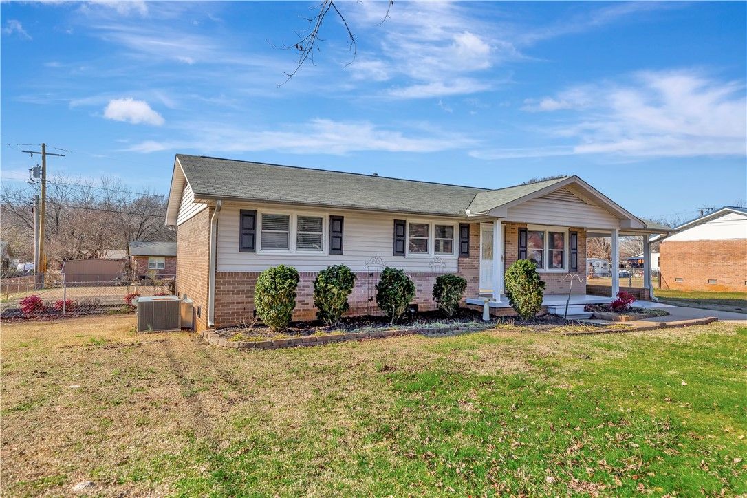 Property image 2 at 3512 Chipwood Drive, Anderson, SC 29624