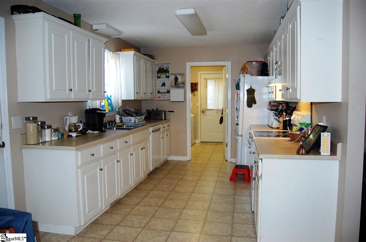 Property image 2 at 710 E Darby Road, Taylors, SC 29687