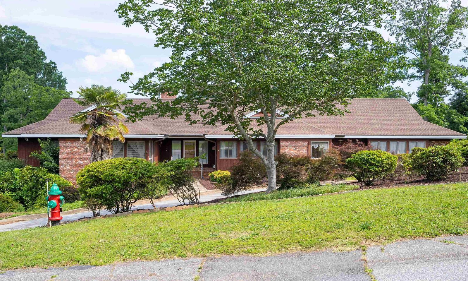 Main image of property at 114 Brian Drive, Spartanburg, SC 29307