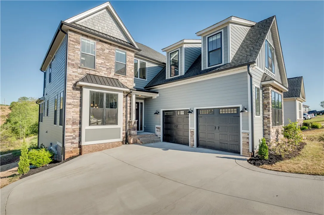 Main image of property at 305 S River Bluff, Piedmont, SC 29673