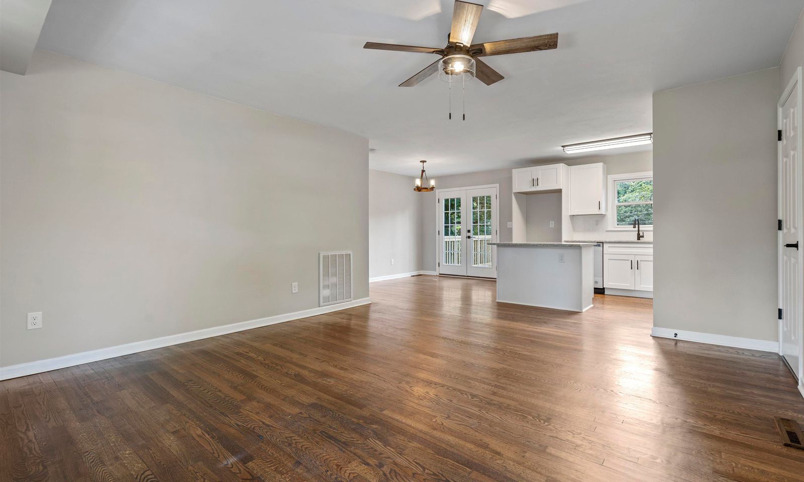 Property image 5 at 20 Sequoia Drive, Greenville, SC 29605-4636