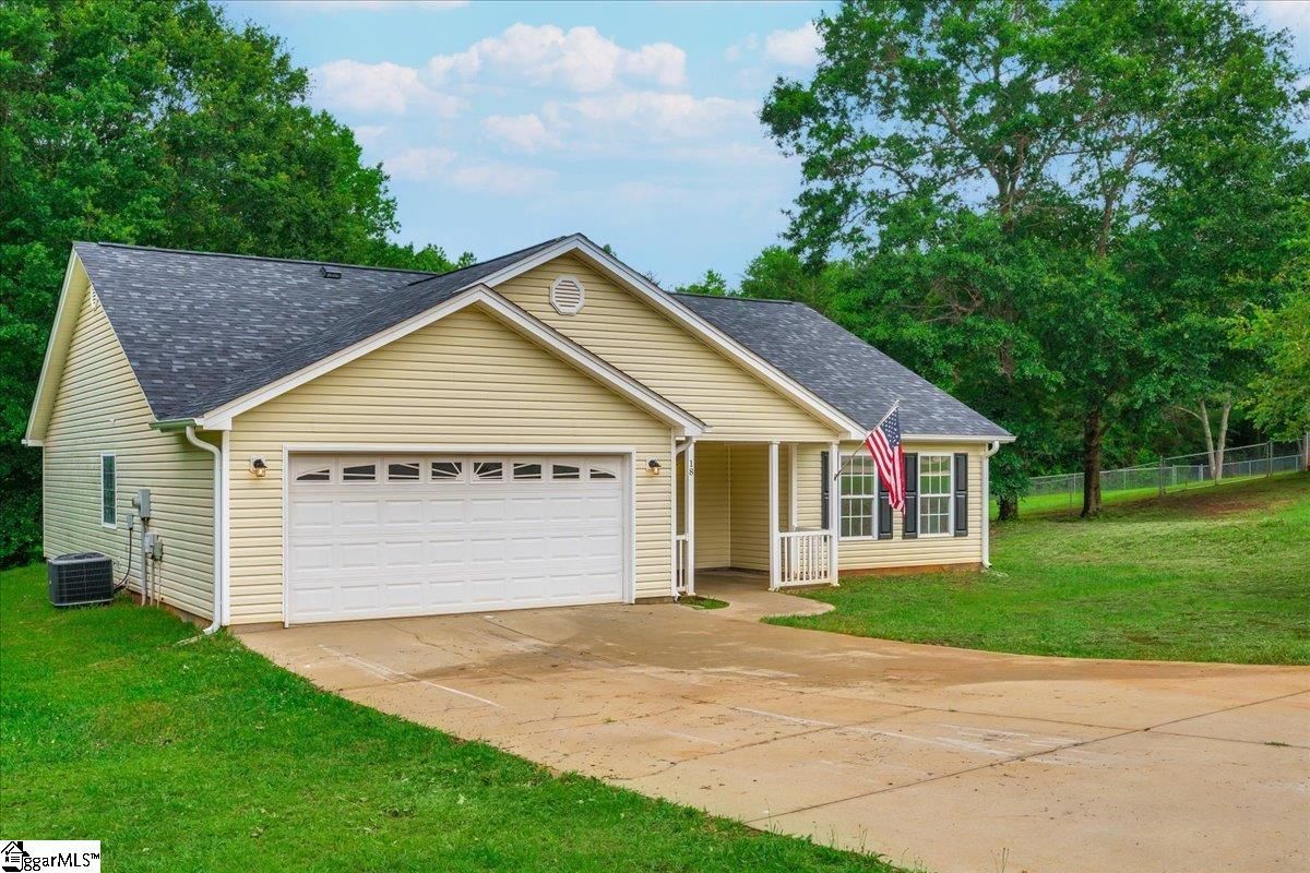 Property image 2 at 18 Natalie Court, Greer, SC 29651
