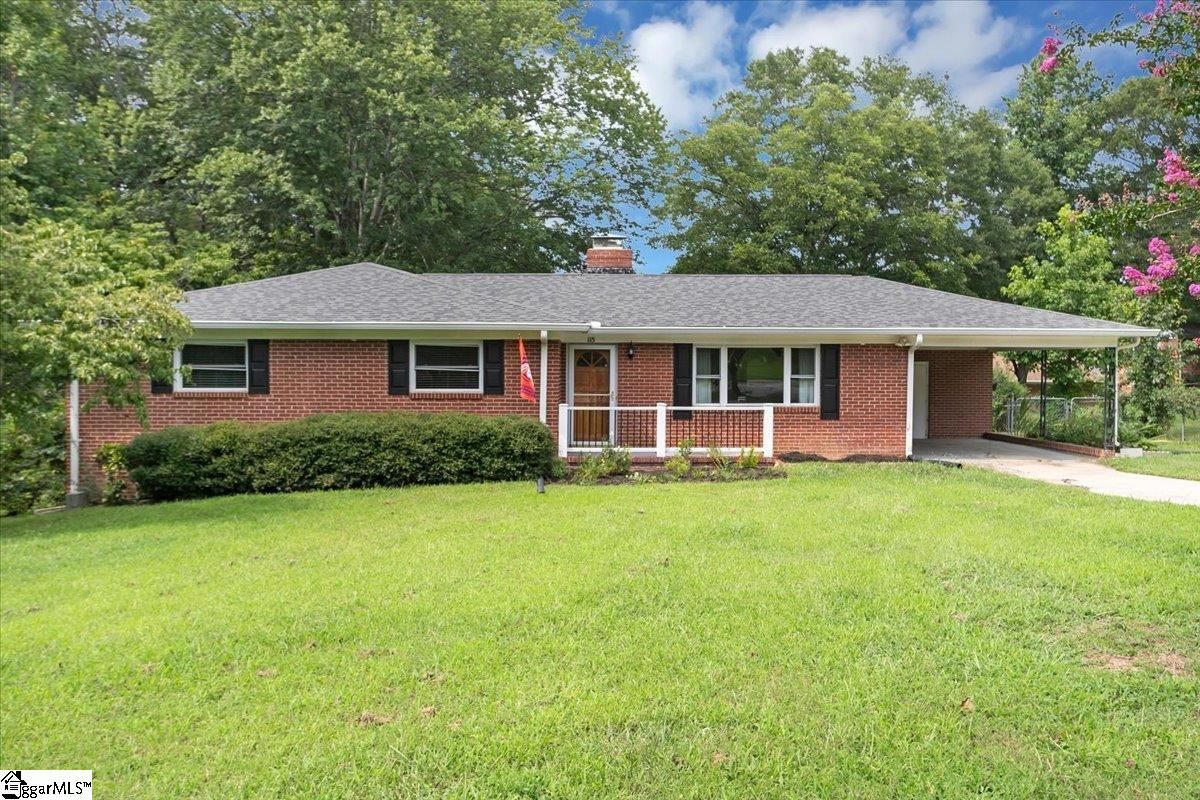 Property image 2 at 115 Hartsville Drive, Taylors, SC 29687