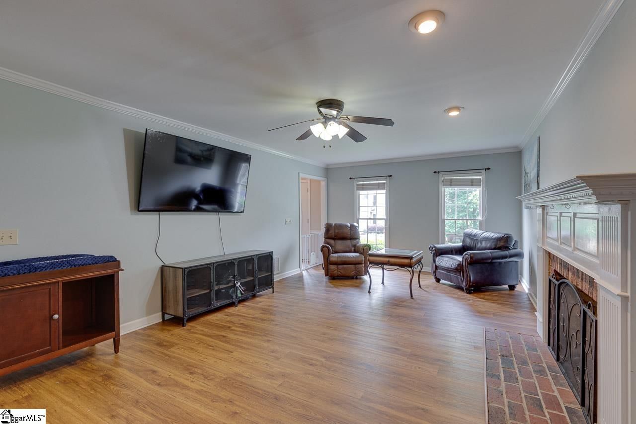 Property image 3 at 302 Woodington Drive, Greenville, SC 29607