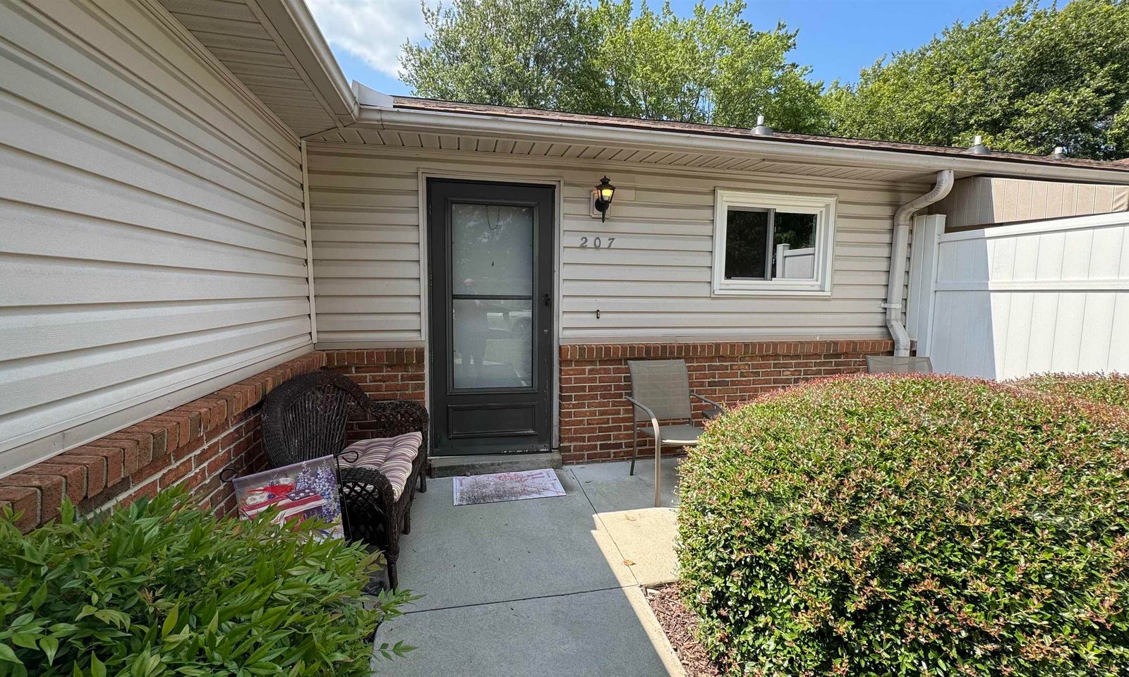 Property image 2 at 207 Lakeside Circle, Greenville, SC 29615