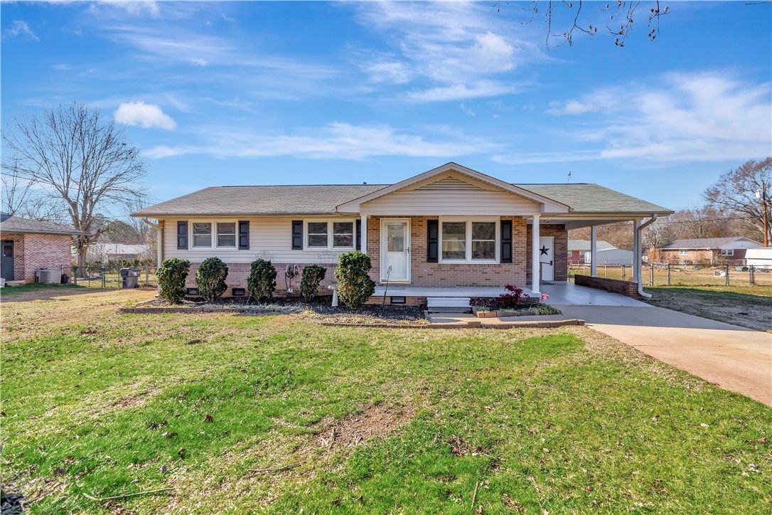 Property image 1 at 3512 Chipwood Drive, Anderson, SC 29624