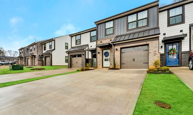 8 Connaught Court