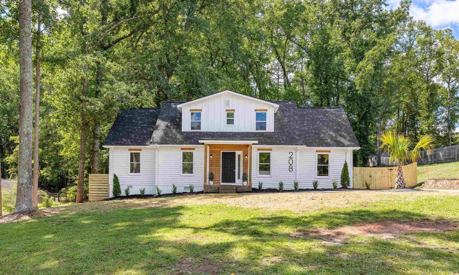 Property image 1 at 208 Williamsburg Way, Easley, SC 29642