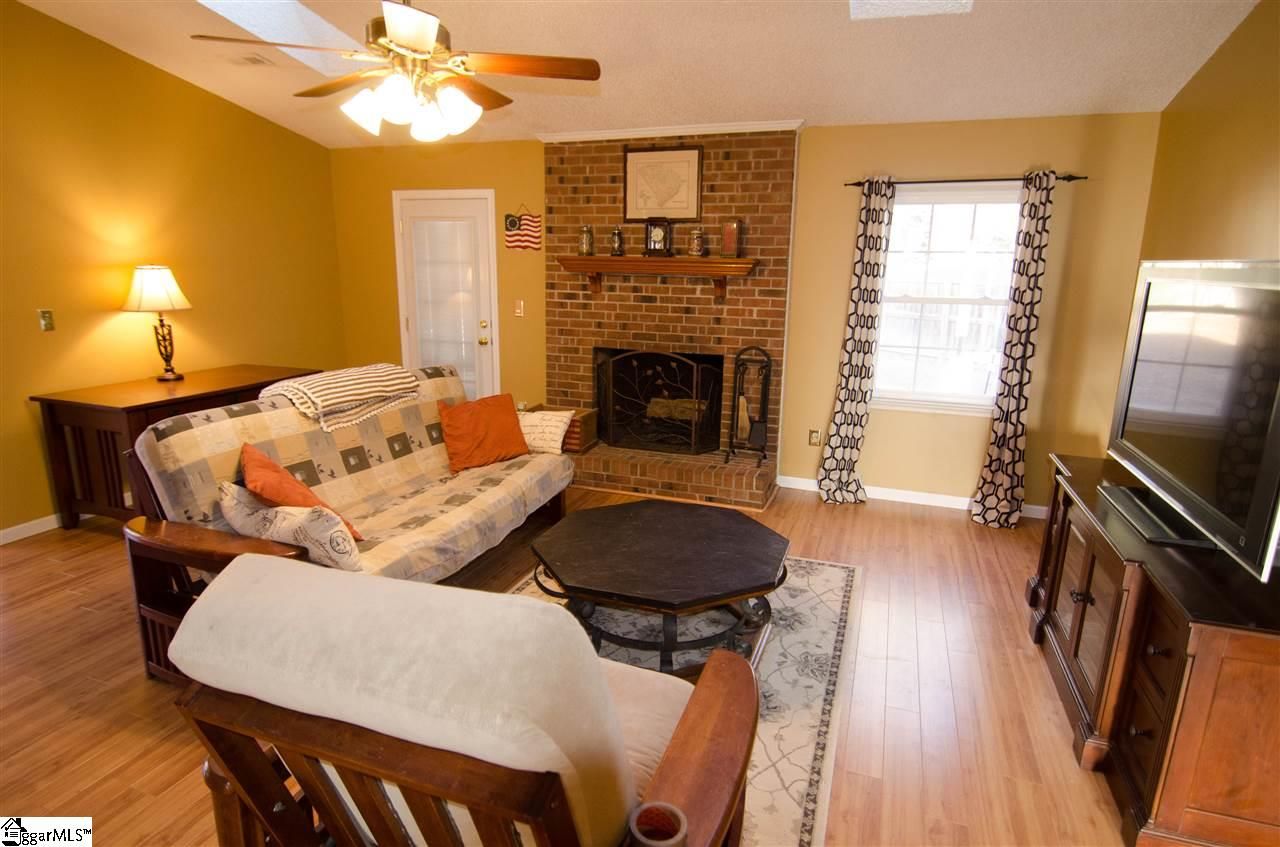 Property image 4 at 304 Latrobe Drive, Simpsonville, SC 29681