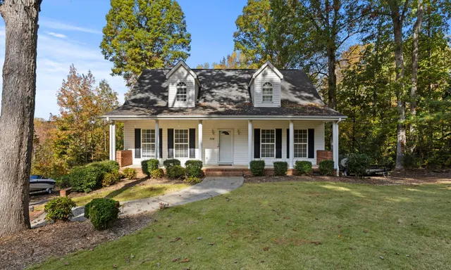 504 Ridgeway Court