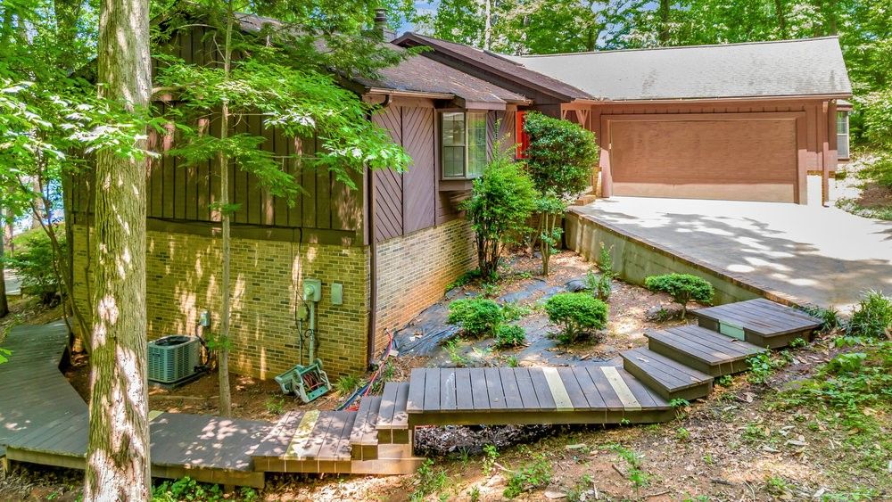Property image 2 at 205 Apollo Drive, Seneca, SC 29672